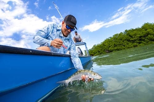 HUK Men's Anti-Glare Snapback Fishing Hat for Outdoor Adventures, Sun Protection
| HUK Men's Trucker Hat, Anti-Glare Sn